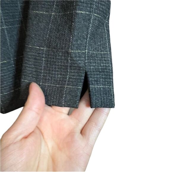 NWT! Guess capri pants. Size 28 - Picture 11 of 11